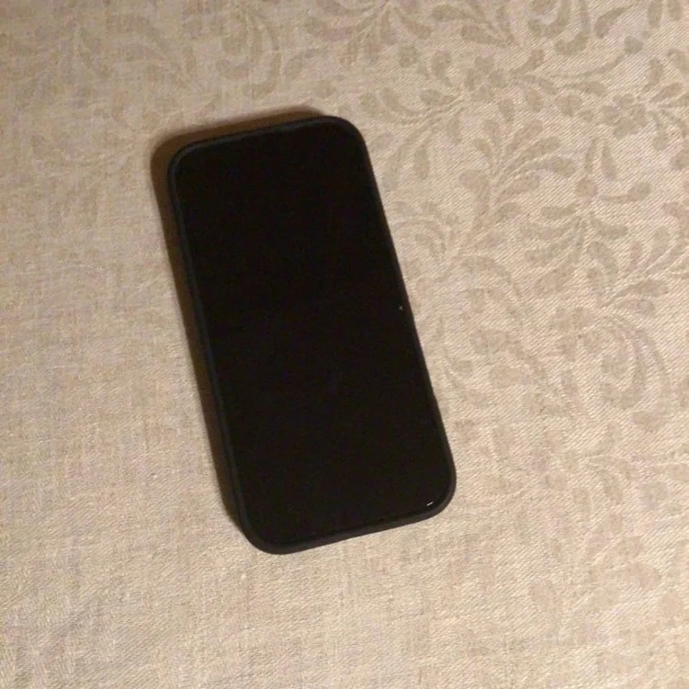 Apple sleek black